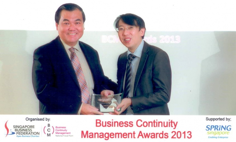 File:BCM Institute Recieving the National BCM Awards 2013 from Singapore Business Federations SBF.jpg